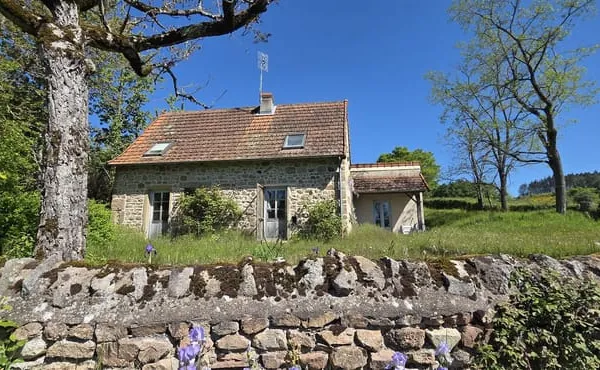 Jolie maison en pierre dans un cadre champêtre sur un terrain de 1600m²