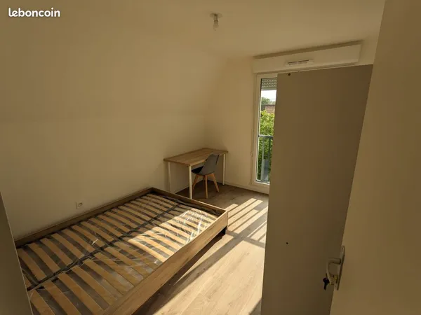 Colocation chambre meublée