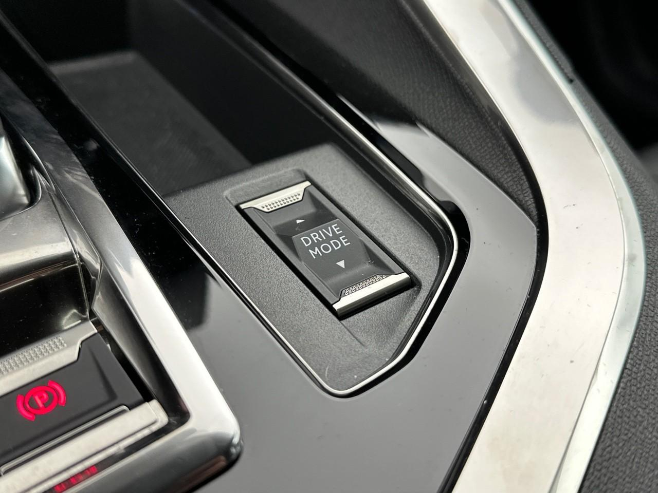 Peugeot 3008 puretech 130ch s&s eat8 allure pack — photo 32
