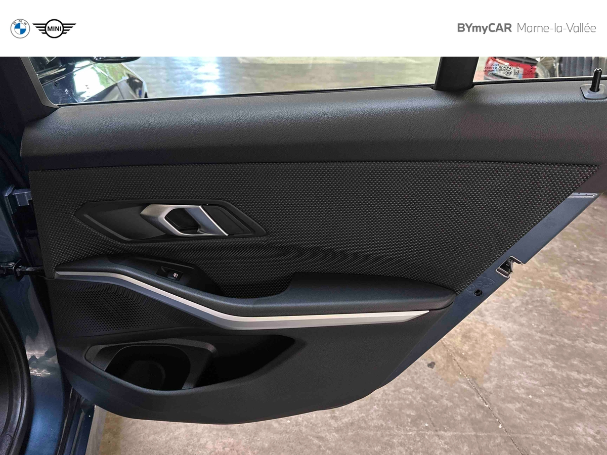 BMW Touring 318d 150 ch BVA8 — photo 26