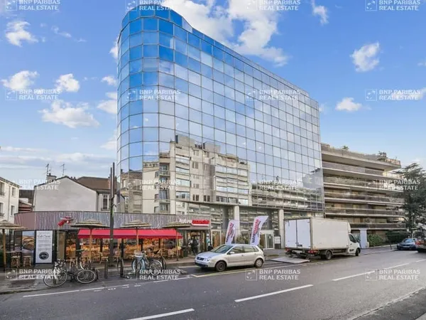 Bureaux 1261 m²