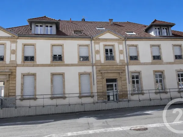 Local professionnel 1 pièce 49 m²