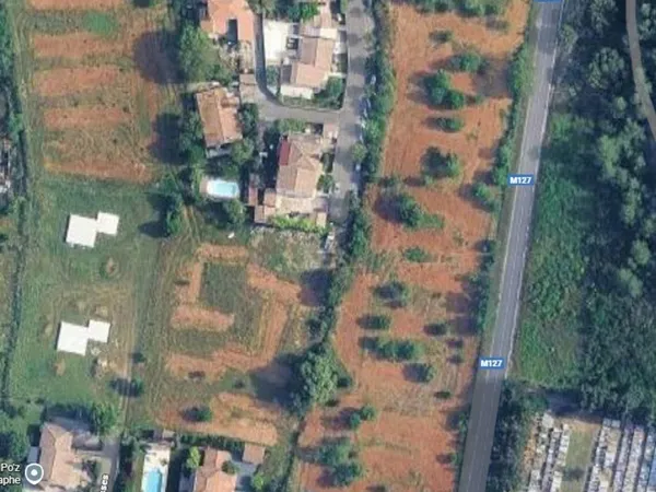 Terrain 564 m²