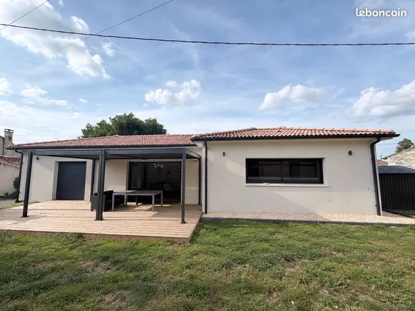 Maison neuve contemporaine - 127M2 - Jardin Clôturé - Terrasse - Pergola - Abris - Climatisée - Mada