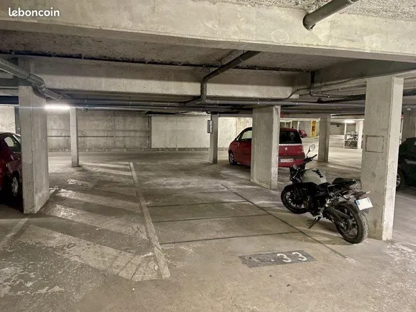 Box / Emplacement sécurisé moto - Centre-ville Le Mans⁠