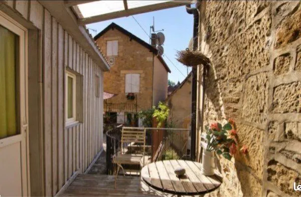 Maison atypique en pierre avec terrasse - Sarlat - vendue meublée