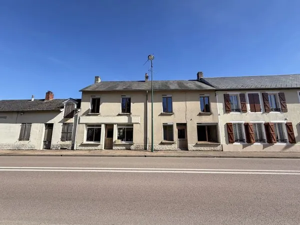 Maison avec de nombreuses possibilités à vendre à Arleuf
