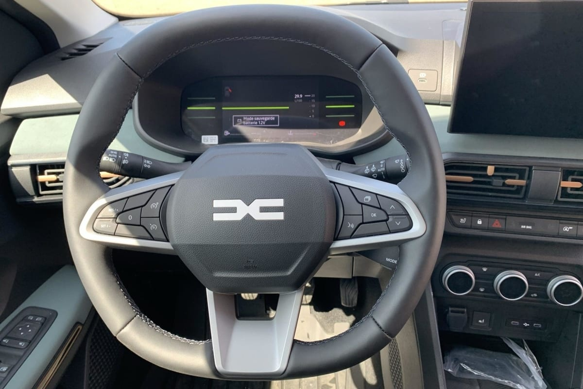 Dacia Sandero — photo 14