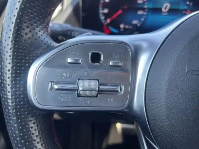 Mercedes Gla 250 e amg line — photo 15