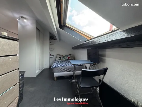 Studio 1 pièce 12 m²