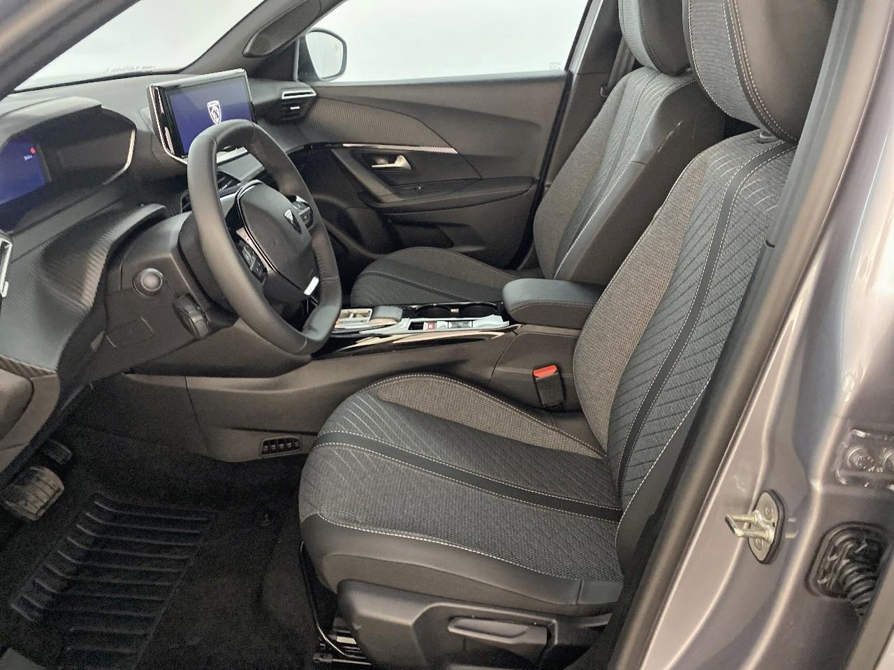 Peugeot 2008 hybrid 145 ch e-dcs6 allure — photo 9