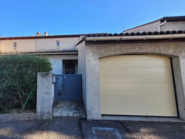 Maison mitoyenne de 90 M2 T3/4 Terrain de 173 M2 Salon De Provence