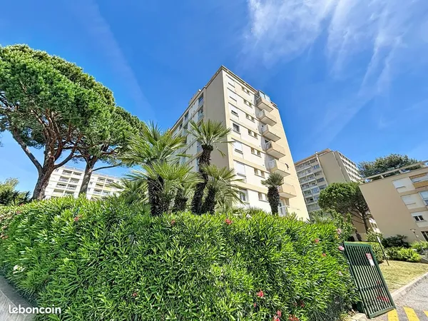 Appartement 3 p dernier etage d'angle
