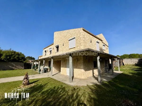 Maison 6 pièces 250 m²