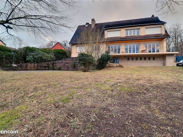 Maison 10 pièces 352 m²