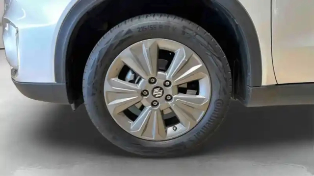 Suzuki Vitara 1.4 boosterjet hybrid — photo 43