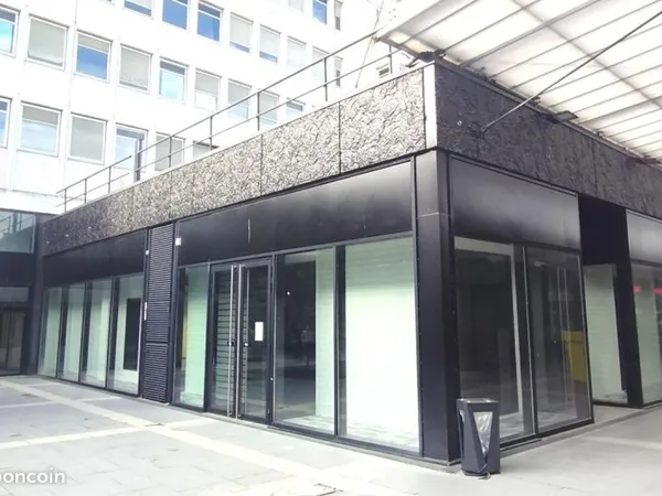 Local commercial 143 m²