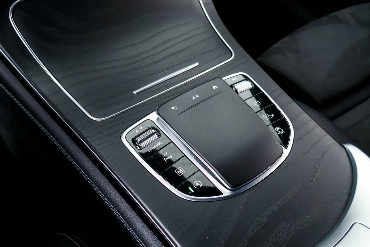 Mercedes GLC — photo 24
