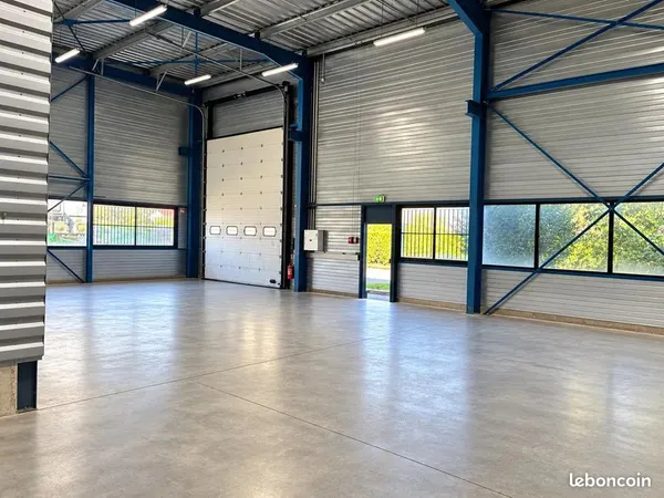 Local d'activité de 171 m²
