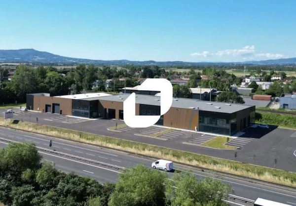 Local d'activité 1827 m²