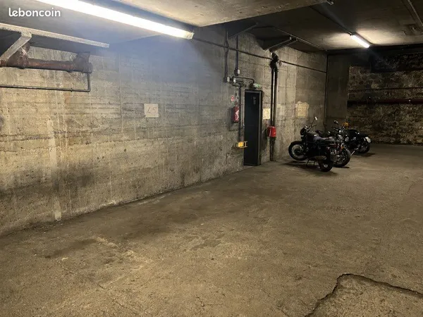 Places de Parking - Deux roues, Quartier Épinettes 75017