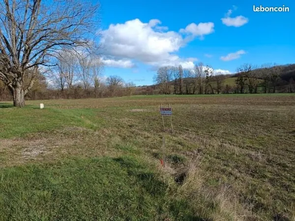 Terrain : 2300 m2