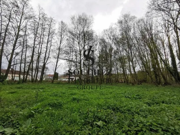Terrain 3426 m²