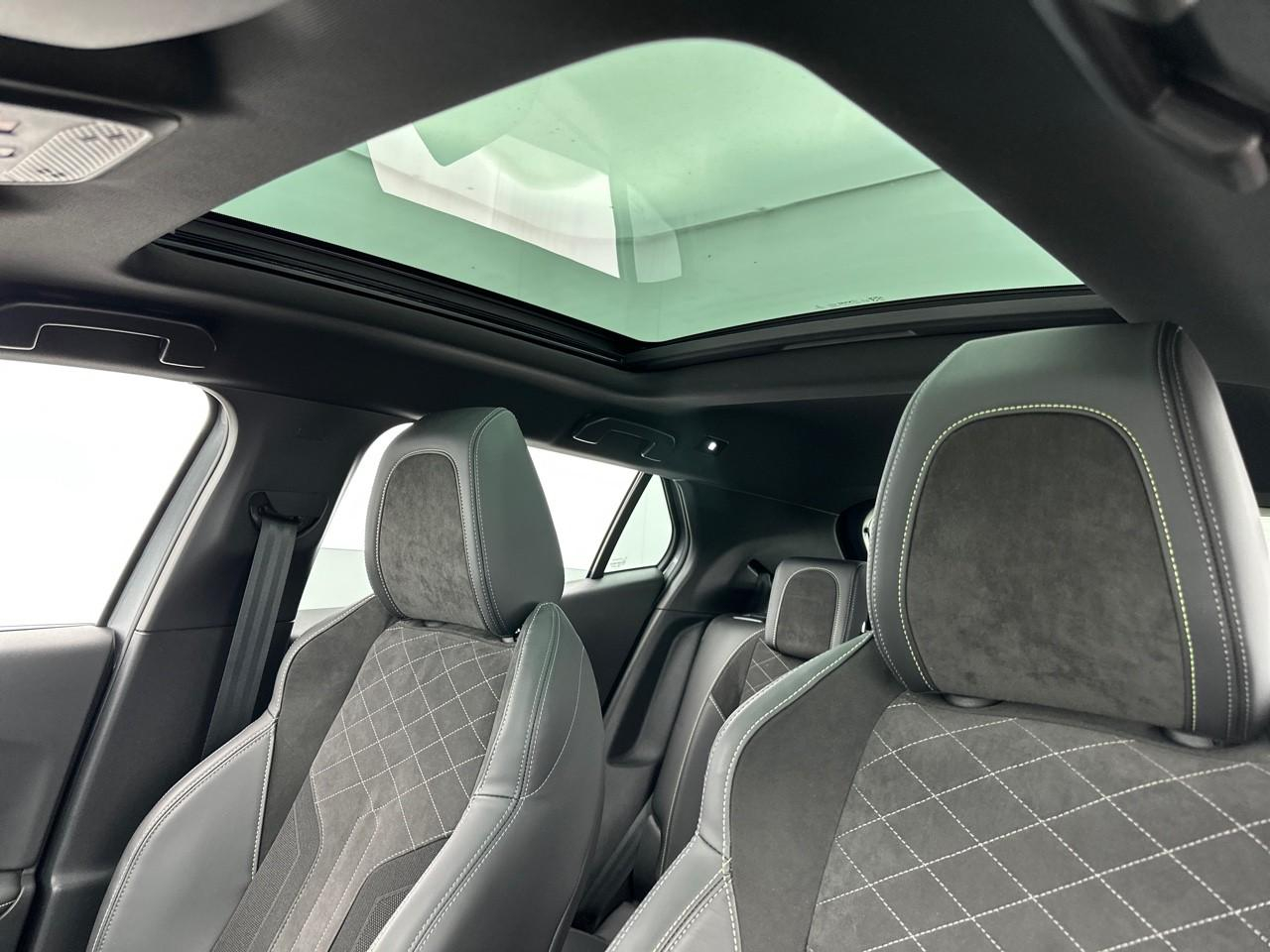 Peugeot 2008 puretech 130 s&s eat8 gt pack — photo 35