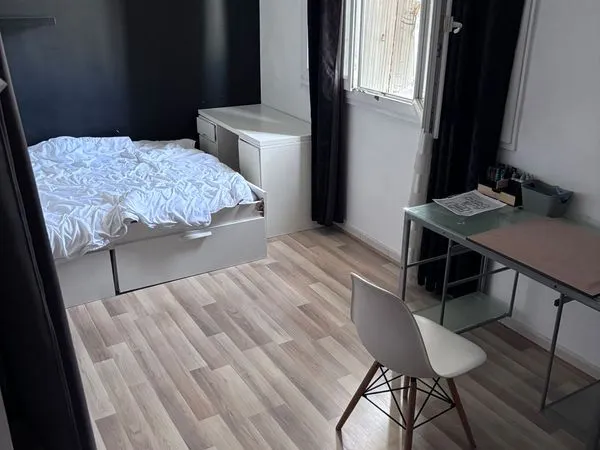 T4 lumineux avec 2 balcons - Résidence sécurisée - 79 m² - 172 000