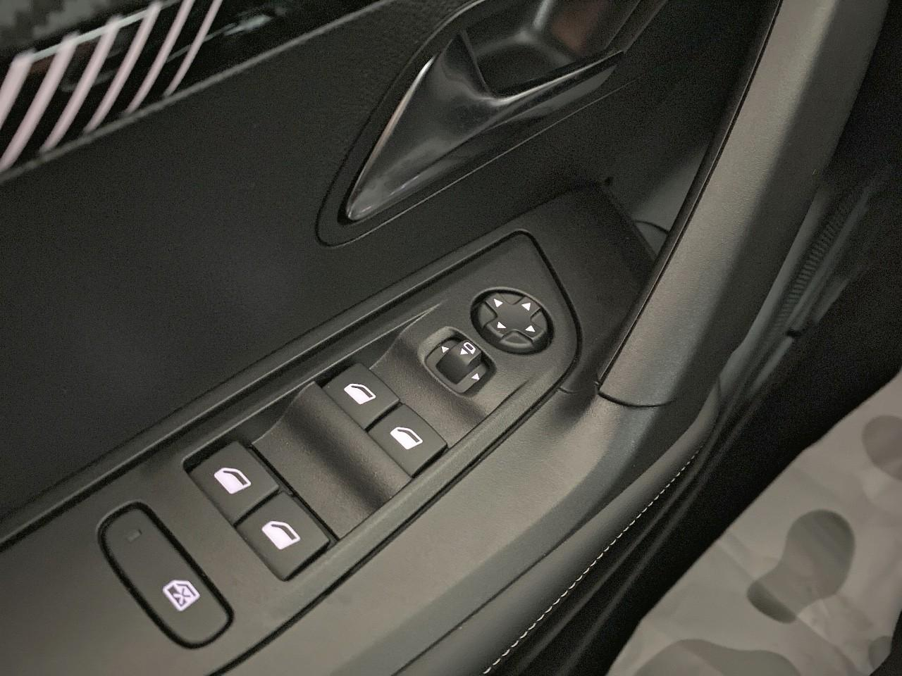 Peugeot 2008 hybrid 145 ch e-dcs6 allure — photo 20
