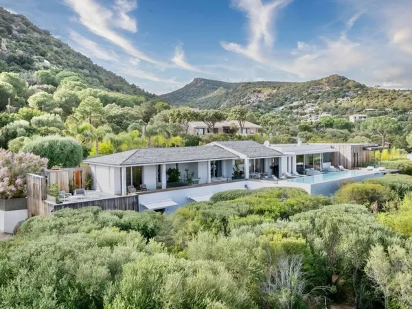 Villa 650 m²