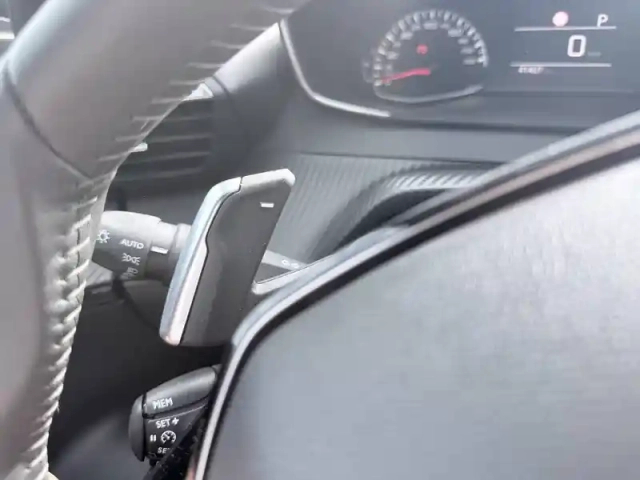 Peugeot 2008 puretech 130 s&amp;s eat8 — photo 20