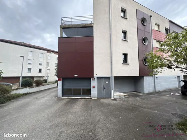 Parking/box 14 m² Pontarlier