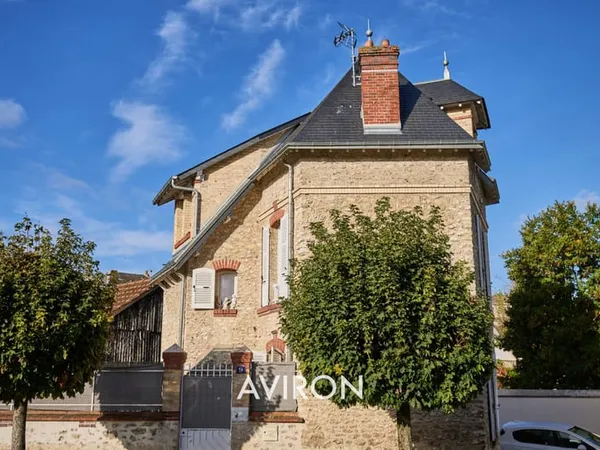 MAISON DE VILLE 1900