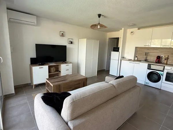 Studio meublé 22 m² avec jardin privatif de 35 m² - Carqueiranne - Bail mobilité