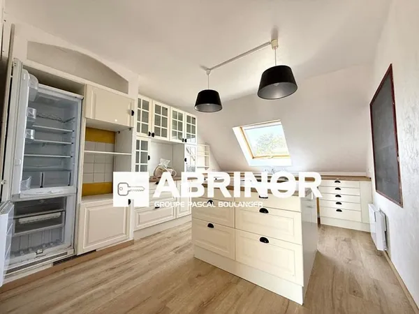 Duplex 3 chambres avec terrasse Quartier HENRIVILLE