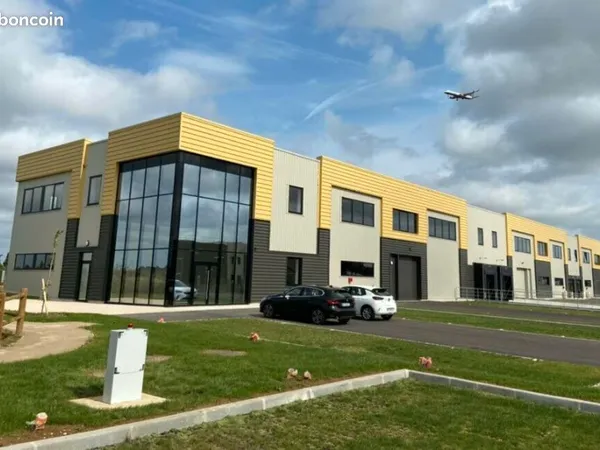 LOCAL D'ACTIVITE 3042 m² VILLEBON SUR YVETTE