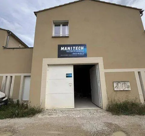 Local commercial 200 m²