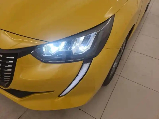 Peugeot 208 puretech 75 s&amp;s bvm5 — photo 16