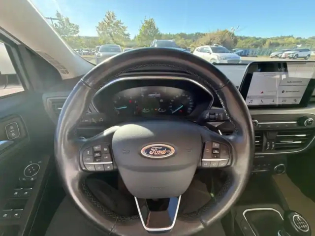 Ford Focus 1.0 ecoboost 125ch titanium — photo 7