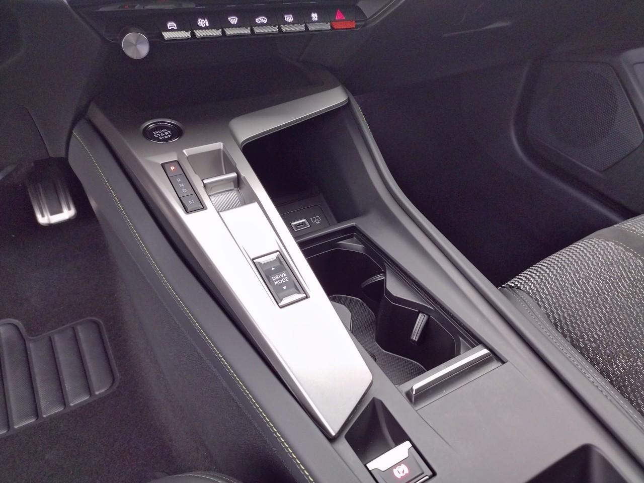 Peugeot 308 hybrid 136 e-dcs6 gt — photo 21