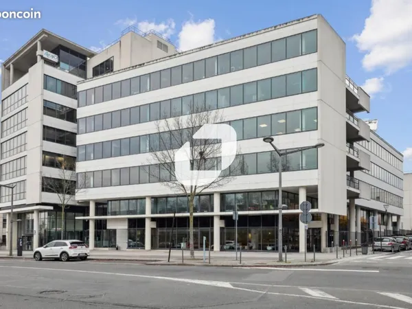 Bureau 2 444 m²