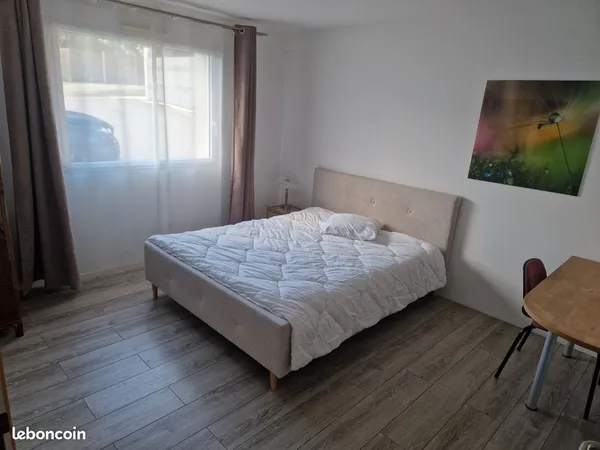 Chambre en colocation dans grande maison