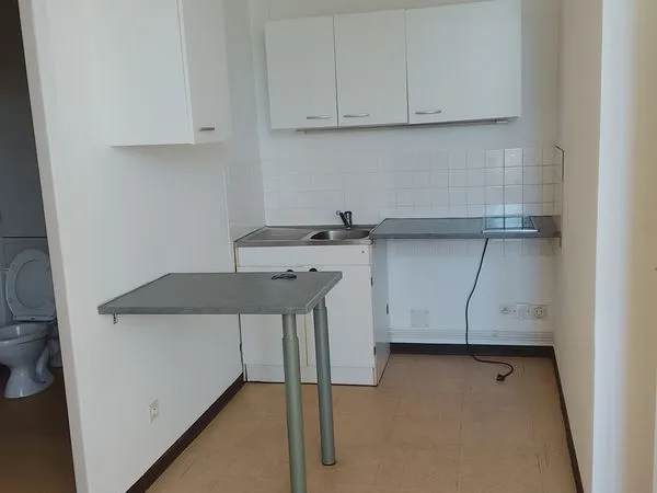Appartement type F2 au 2ème étage - 1 Place Marcel guinot LOUHANS