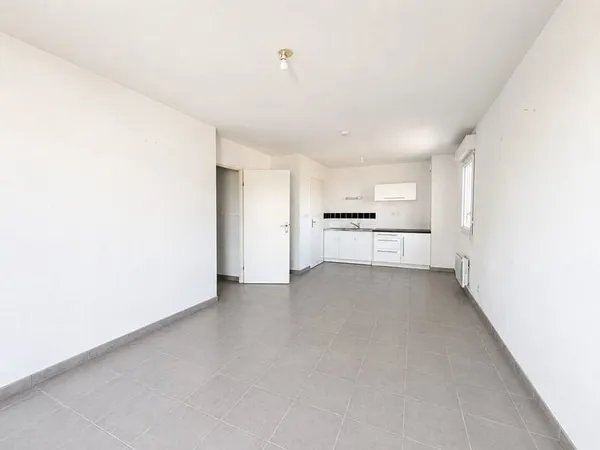 Appartement T3 - Saint Sebastien Sur Loire bourg - Dernier etage - Balcon - Stationnement