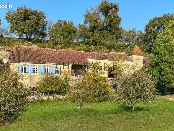 Propriété 7 pièces 222 m²