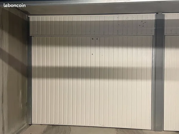 Box motorisé et sécurisé neuf proche Aix centre
