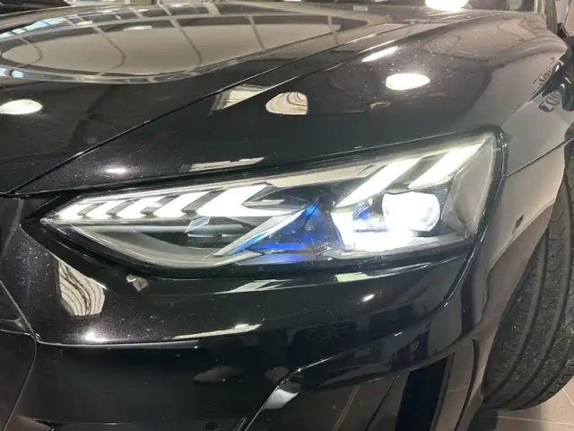 Audi E-Tron gt 476 ch quattro — photo 32