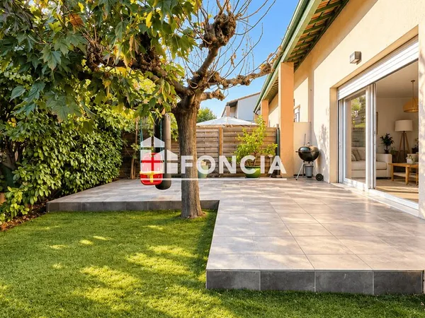 PROCHE CHU, une maison clé en main, idéale pour vivre ou investir
