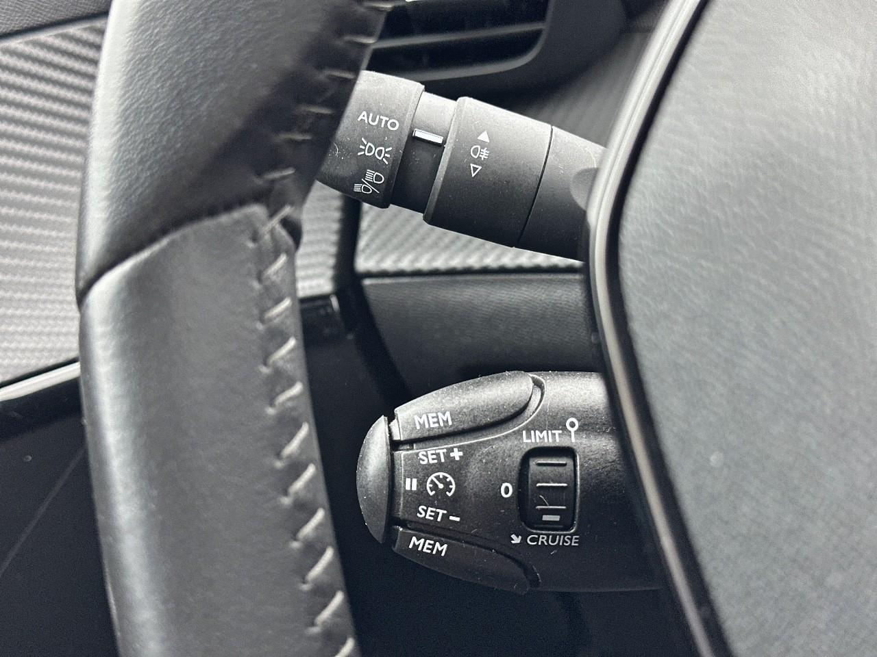 Peugeot 208 puretech 75 s&s bvm5 style — photo 17